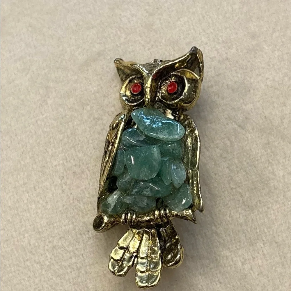 Vintage Owl Brooch Pin Gold‎ Tone Colorful Green Stones Fun